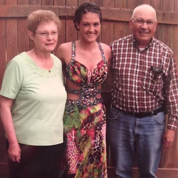 Meet your Posher, Macey - Picture 1 of 1